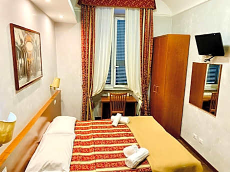 Double or Twin Room with Private Bathroom