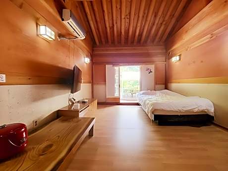 Hwanggung Hanok Pension