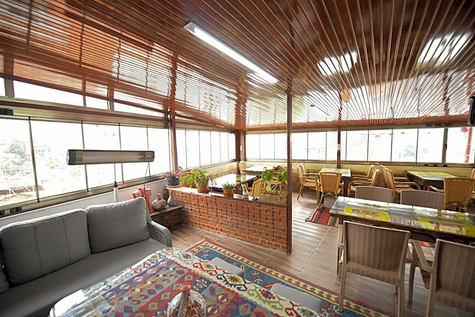 Anz Guest House Pansiyon