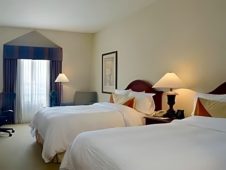 2 Double Beds
