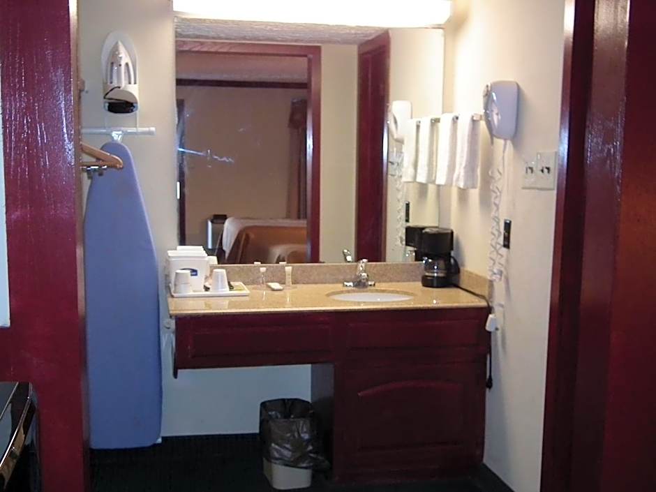 Howard Johnson by Wyndham San Marcos