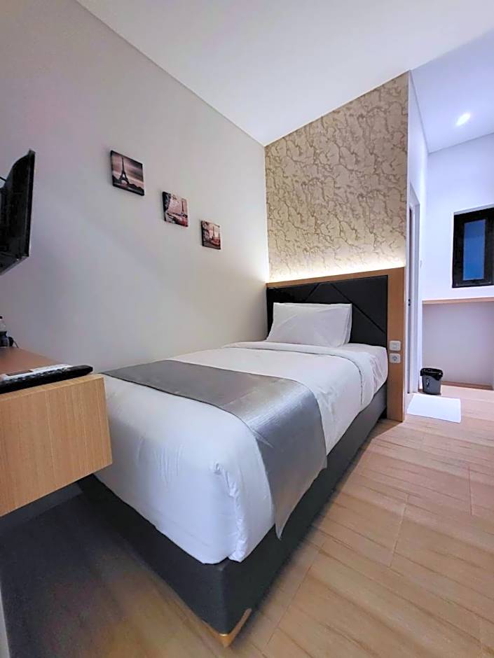 Grand Plaza Boutique Hotel