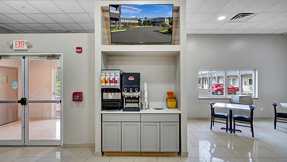 Days Inn & Suites by Wyndham Niagara Falls/Buffalo