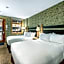 Fox Hotel And Suites