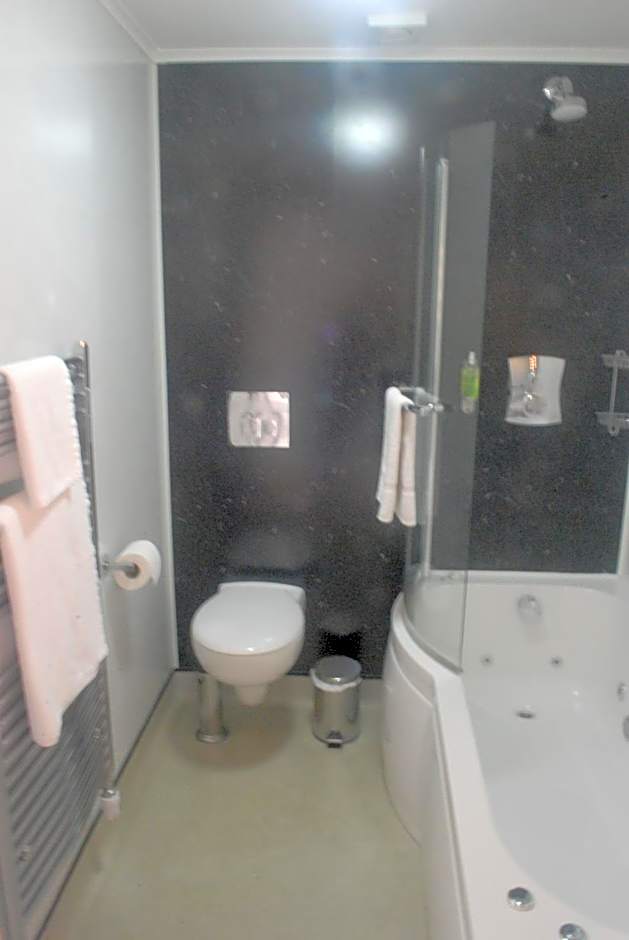 The Radnorshire Arms Hotel