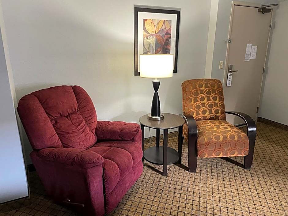 AmericInn by Wyndham Hartford WI