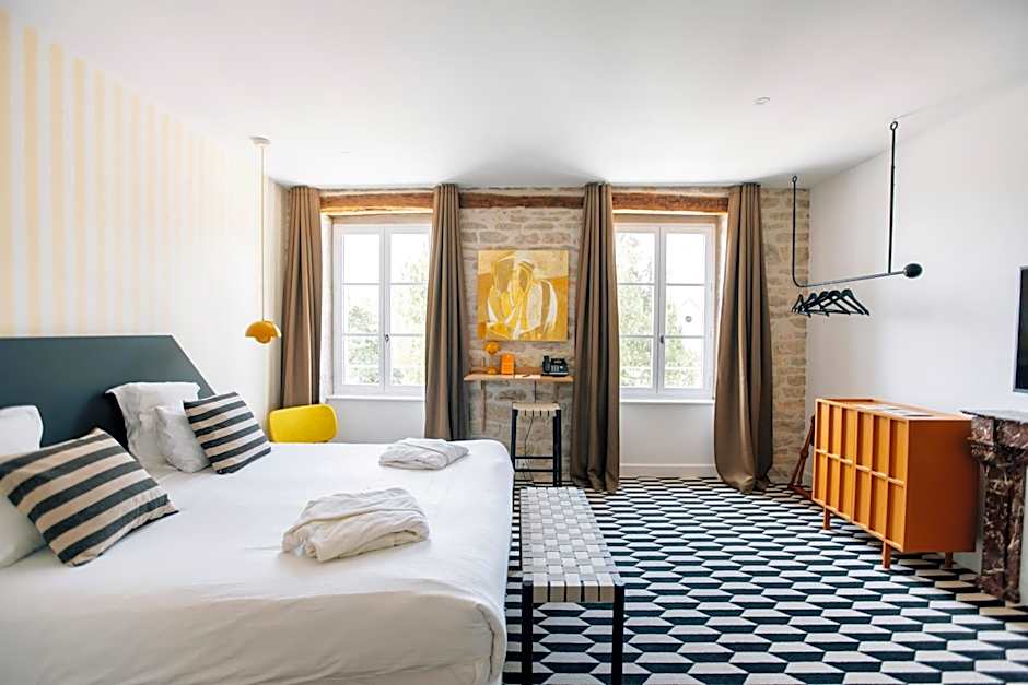 Castel de Très Girard - Hotel & Restaurant - Teritoria