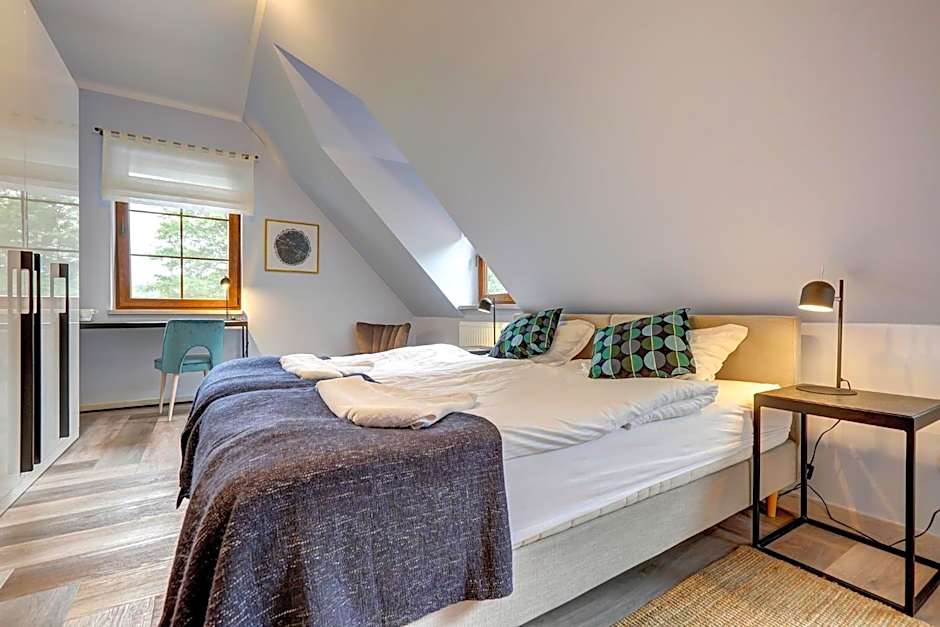 POD DEBEM Kompleks Zeglarsko-Rekreacyjny