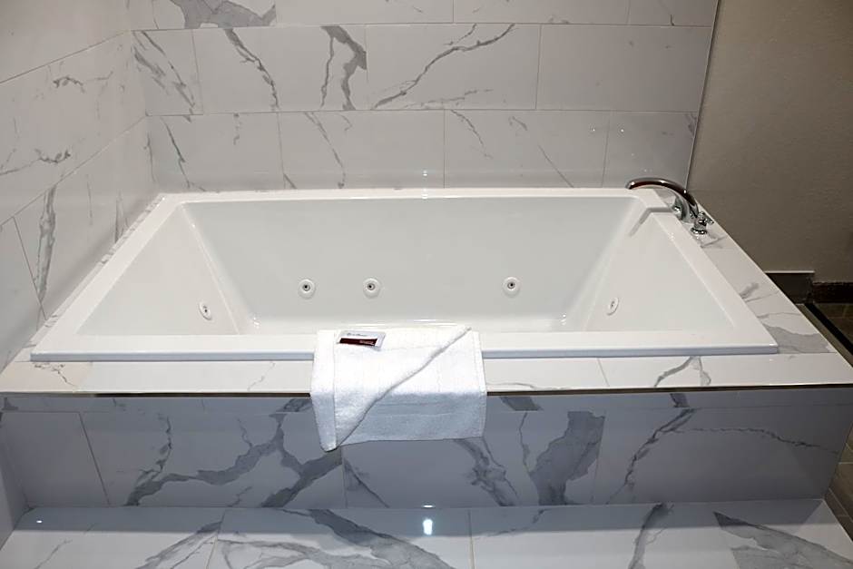 Scottish Inn & Suites - IAH Airport