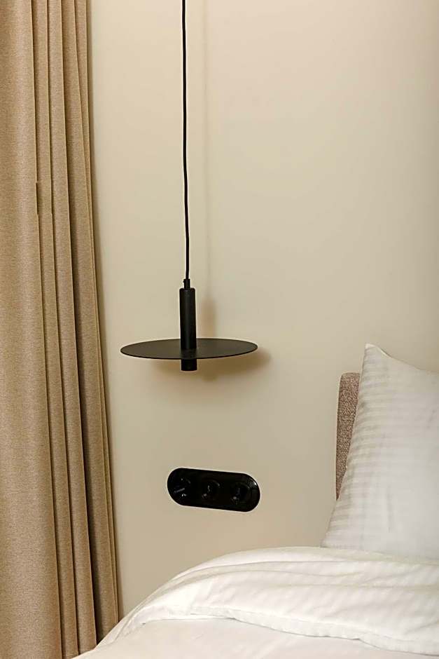 12 PYLES Living History