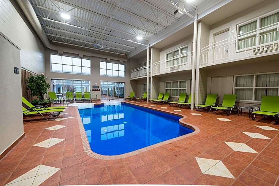 Hotel & Suites Le Dauphin Drummondville