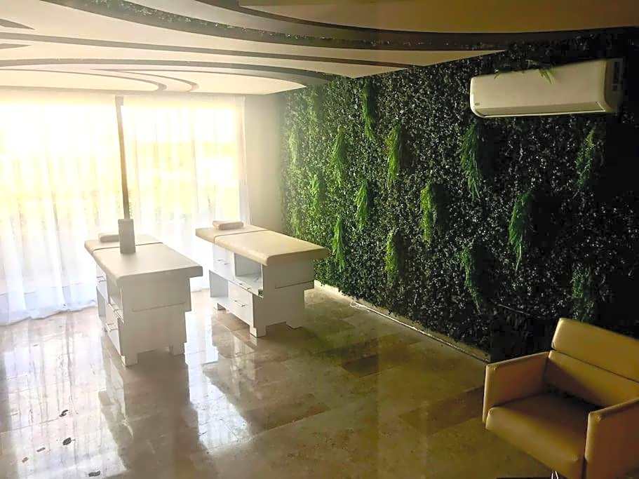 012 Modern Studio Luxurious Condo Wifi 100 Mb