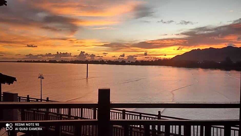 the sunset view lagoon suite