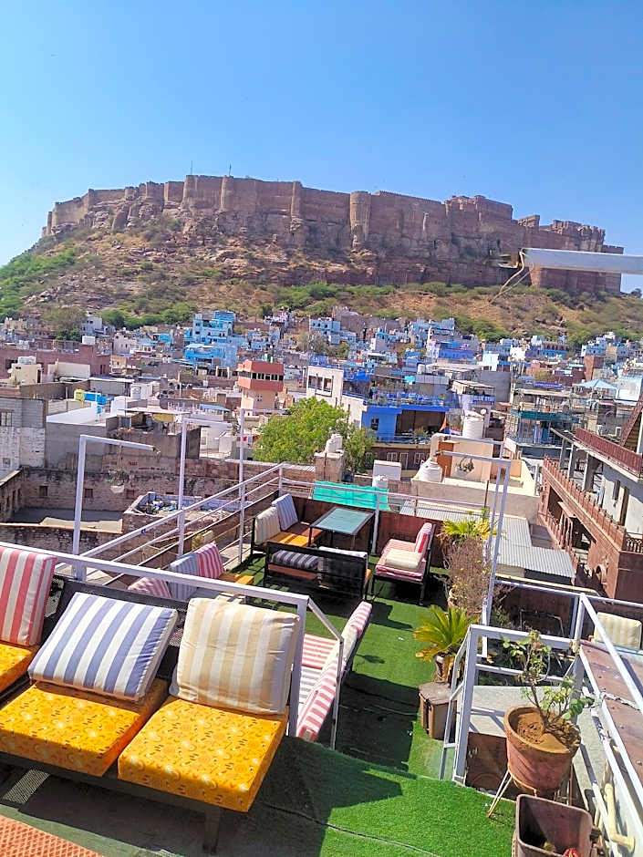 Shivam Paying Guest House