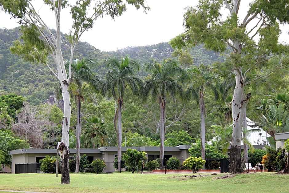 Arcadia Village Motel