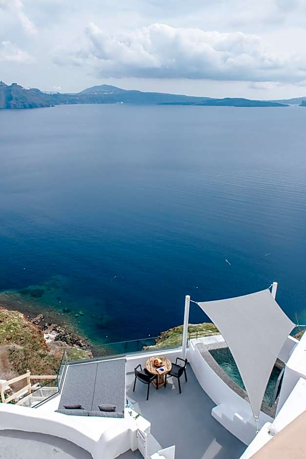 Virginia's Cave Villas