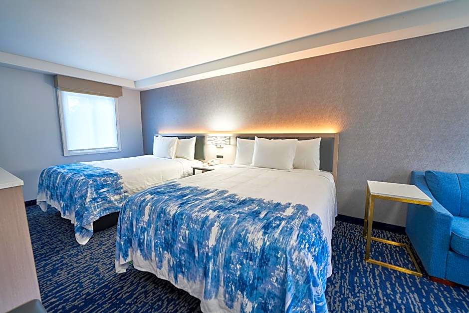 All Seasons Inn & Suites