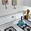 Spacious 2 Bedroom 2 Bathroom Unit Great Location