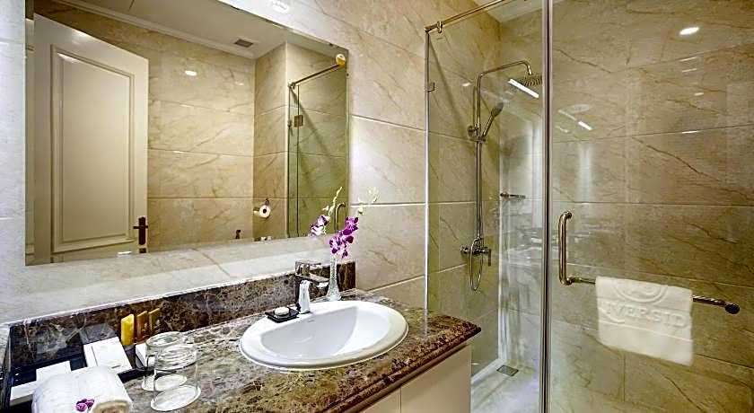 Riverside Hotel Quang Binh