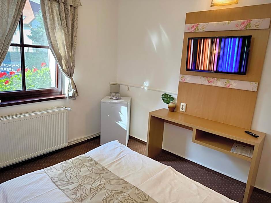 Fészek Fogadó - Pension Nest