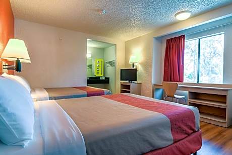 Deluxe Queen Room with Two Queen Beds