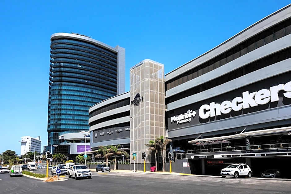 Opulent Oceans Apartment 2505 with Sea Views