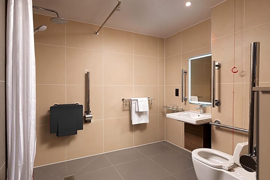Holiday Inn London Gatwick - Worth By IHG