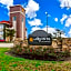 La Quinta Inn & Suites by Wyndham Bridge City