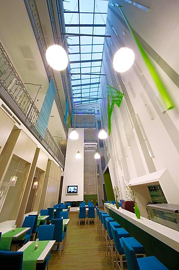 Atrium Fashion Hotel