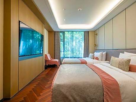 Yuecui Twin Room