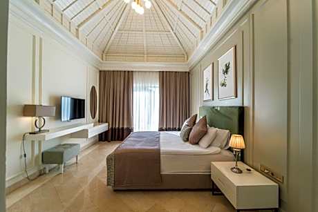 Bali Villa with Private Pool (4 Adults + 2 Children)