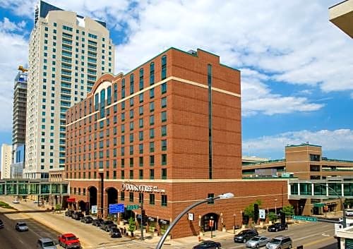 DoubleTree by Hilton Rochester - Mayo Clinic Area