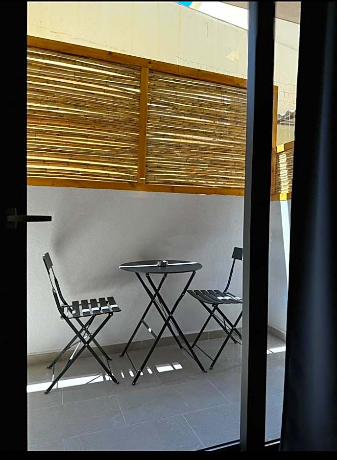 Lunar Hotel Modern Boutique