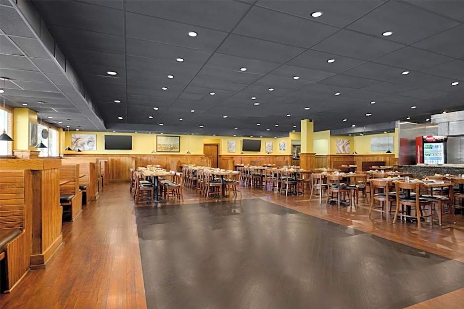 DoubleTree by Hilton Laurel