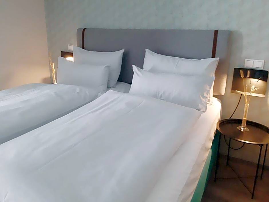 Photo 1 of 19 of Standard 2 Twin Beds