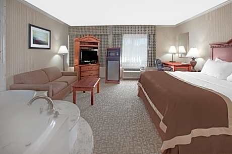 King Suite with Jetted Tub - Non-Smoking
