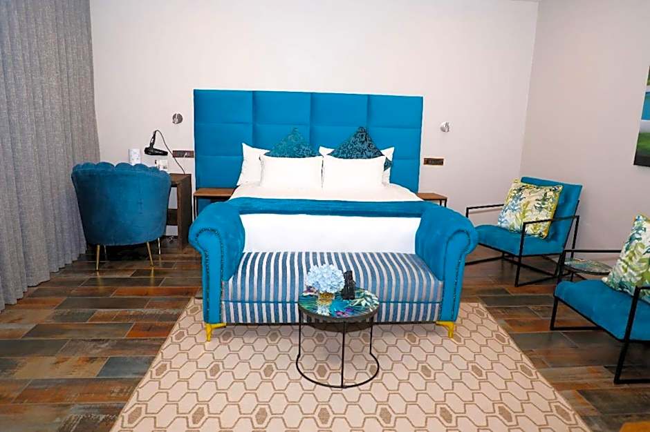 TshiBerry Bed & Breakfast