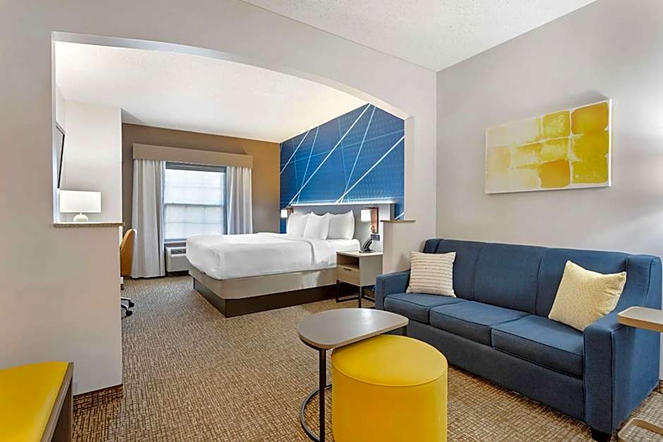 Comfort Suites East Brunswick - South River