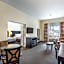 Clarion Inn & Suites Central Clearwater Beach