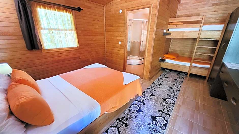 Canada Hotel & Bungalows