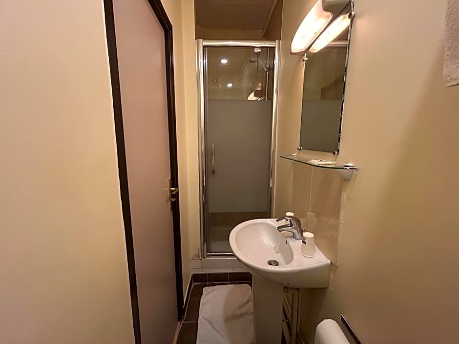 Hotel des Bains à 10 min de Paris