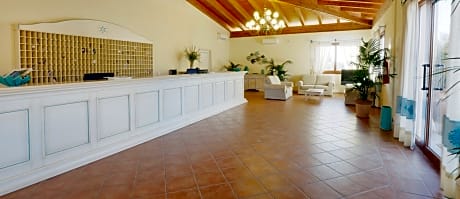 Marina Rey Beach Resort