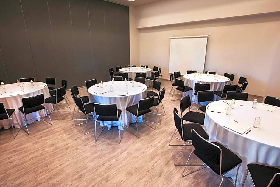 City Express Plus by Marriott Cabo San Lucas