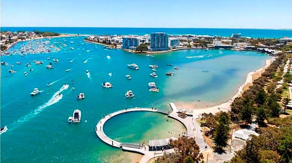 Mandurah Resort by the Beach
