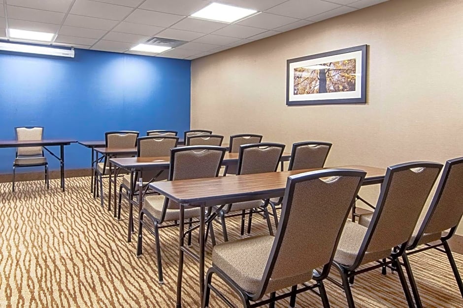 Comfort Suites Knoxville Airport