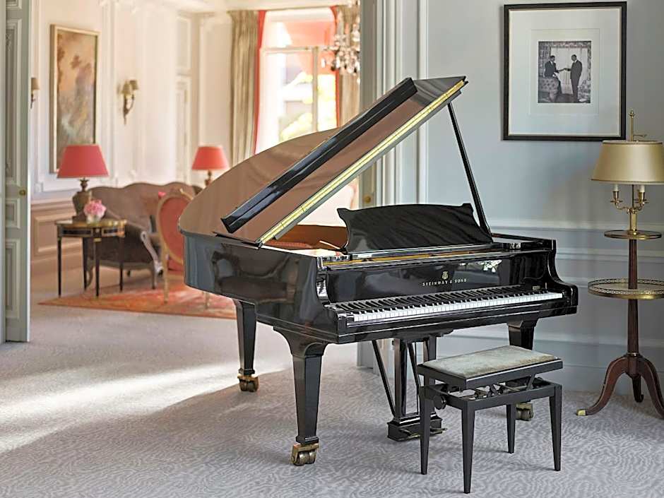 Hotel Plaza Athenee - Dorchester Collection