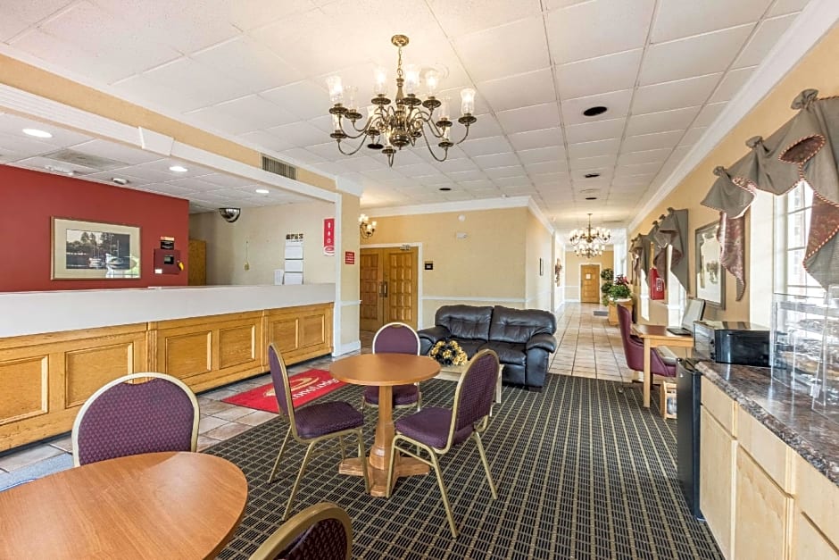 Econo Lodge Inn & Suites Orangeburg