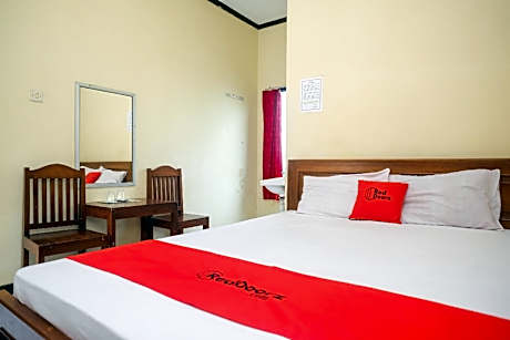 RedDoorz near Candi Sukuh Karanganyar