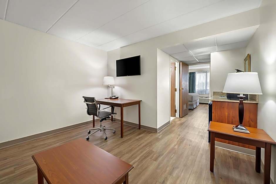 Quality Inn & Suites Black River Falls I-94