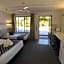 Jacaranda Place Motor Inn